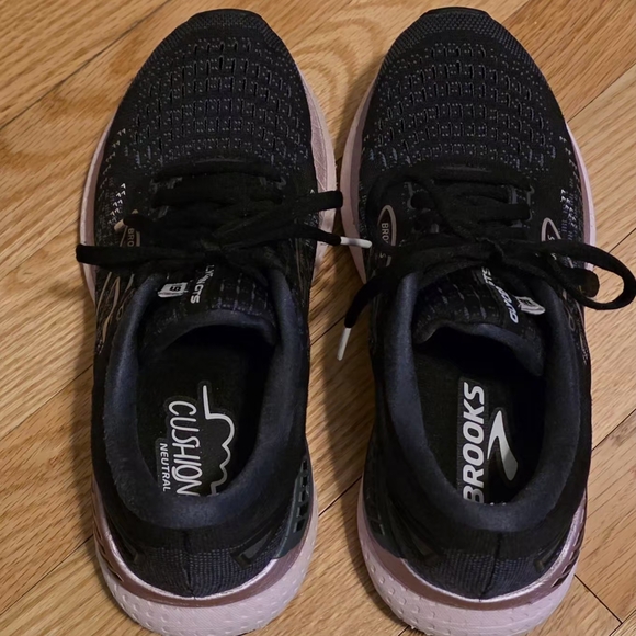 Brooks Women's 7 Glycerin GTS 19 Black and Pink Running Shoes EUC - Picture 8 of 12